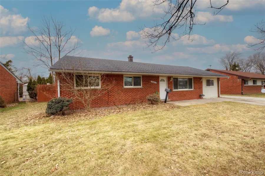 35431 Silvano Street, Clinton Township, MI 48035 - Image #2