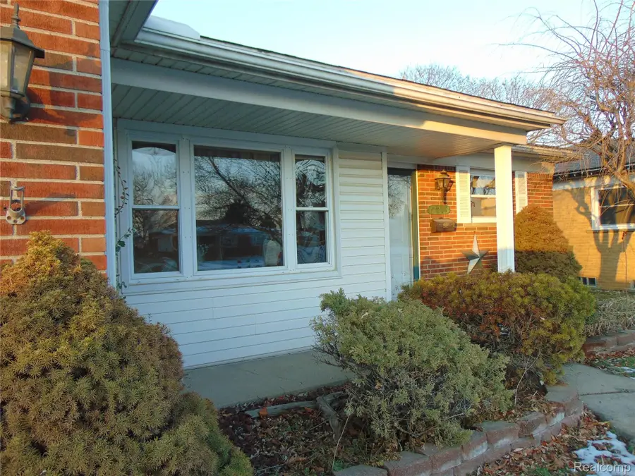 12237 Champaign Avenue, Warren, MI 48089 - Image #3