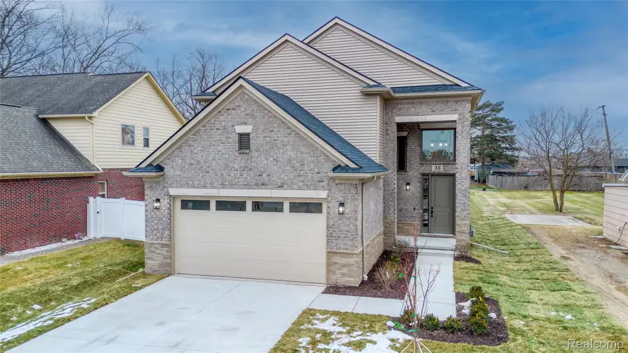 38 Starr Drive, Troy, MI 48083 - Image #2