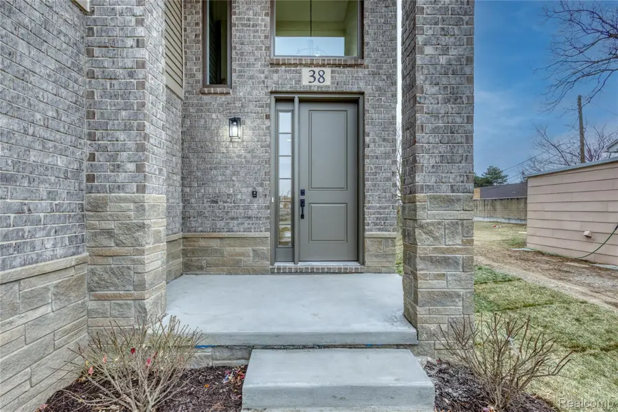 38 Starr Drive, Troy, MI 48083 - Image #3