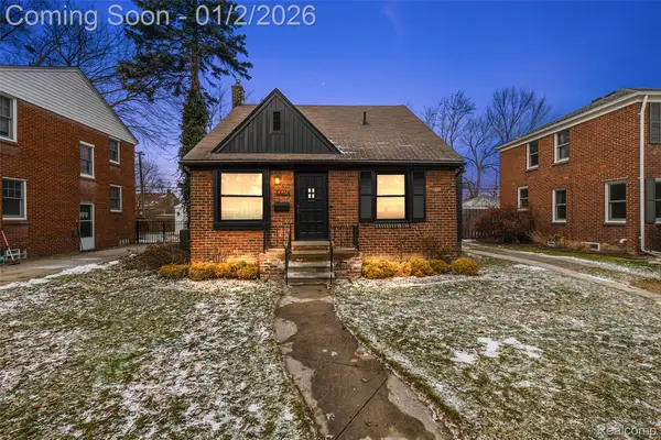 10024 Kingston Avenue, HuntingtonWoods, MI 48070