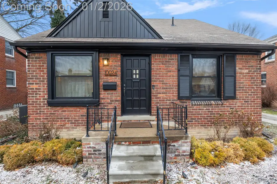 10024 Kingston Avenue, Huntington Woods, MI 48070 - Image #2