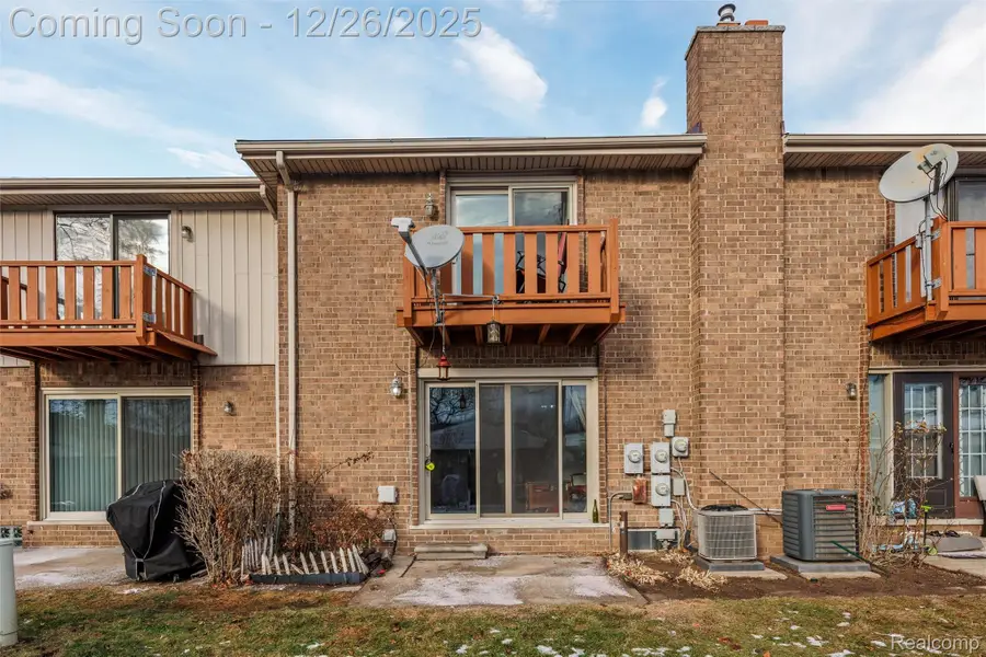 8114 Clay Court, Sterling Heights, MI 48313 - Image #3