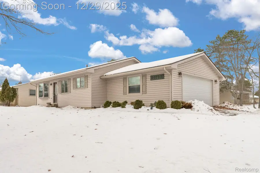 2140 W Drahner Road, Oxford, MI 48371 - Image #3