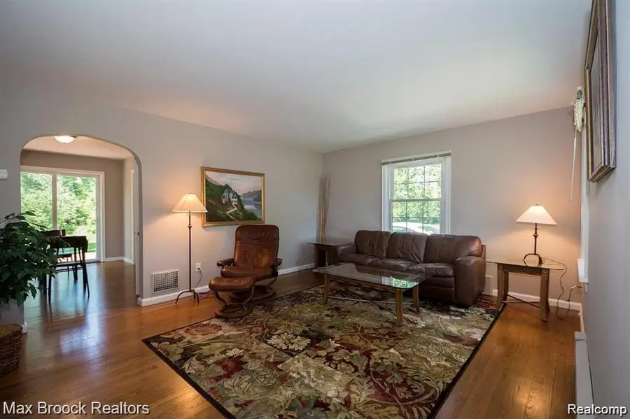 3484 Ann Arbor Saline Road, Pittsfield, MI 48103 - Image #2