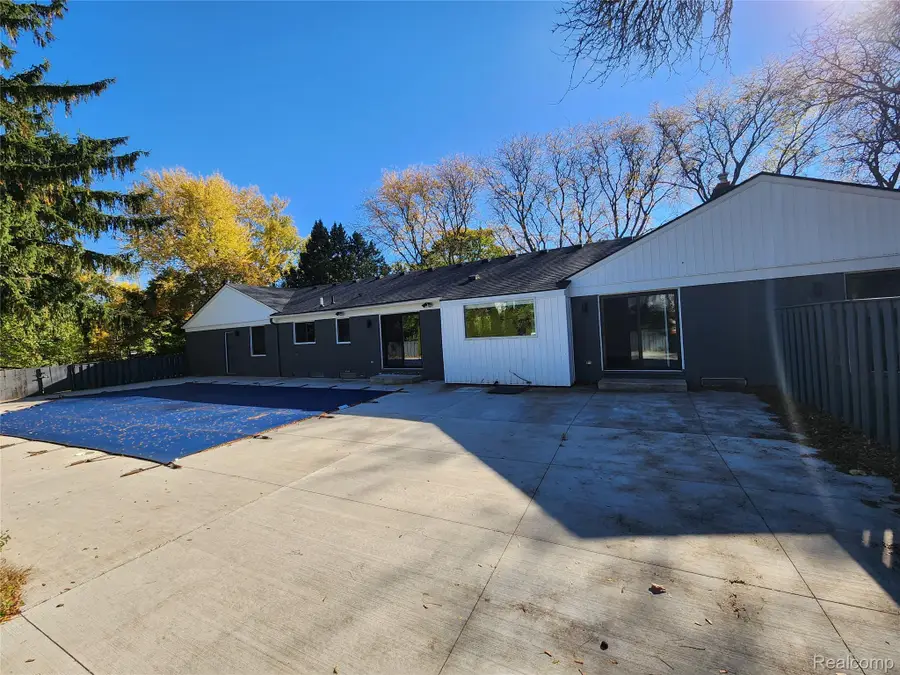 5349 Van Ness Court, Bloomfield, MI 48302 - Image #2