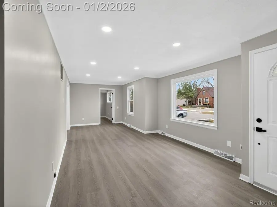 2149 Isabell Drive, Troy, MI 48083 - Image #2