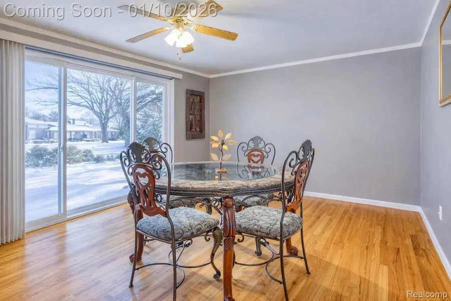 30650 Glenwood Circle, Warren, MI 48088 - Image #3