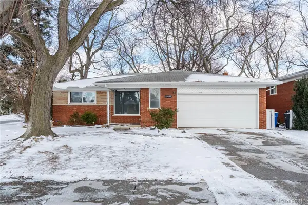 29492 Geraldine Drive, Warren, MI 48093