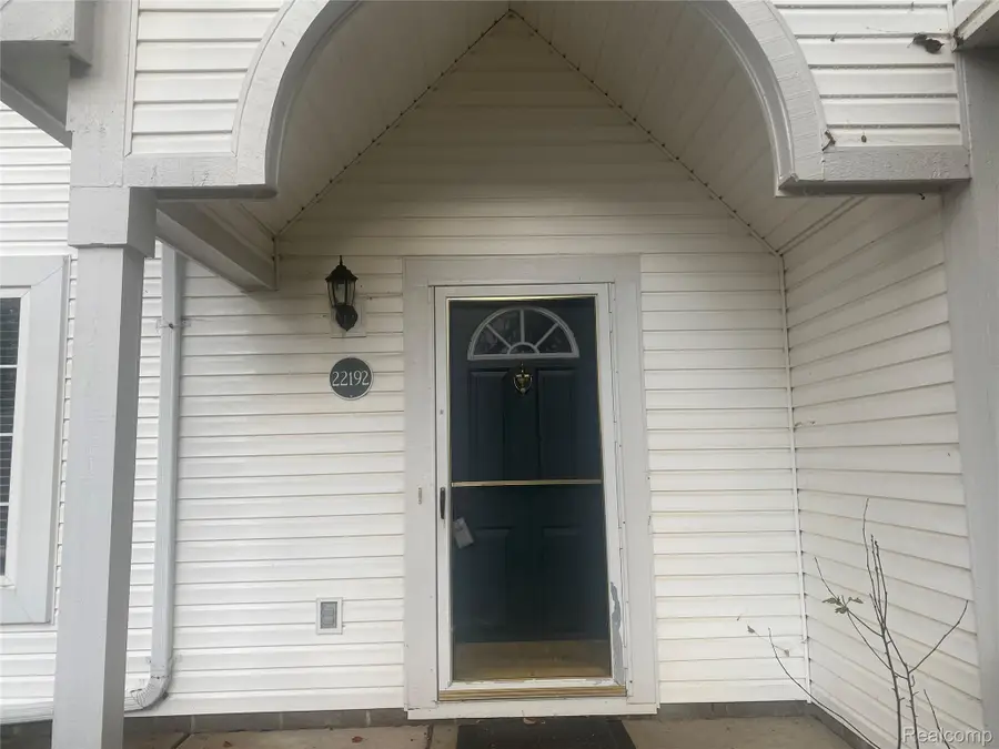 22192 Cape Cod Way, Farmington Hills, MI 48336 - Image #2