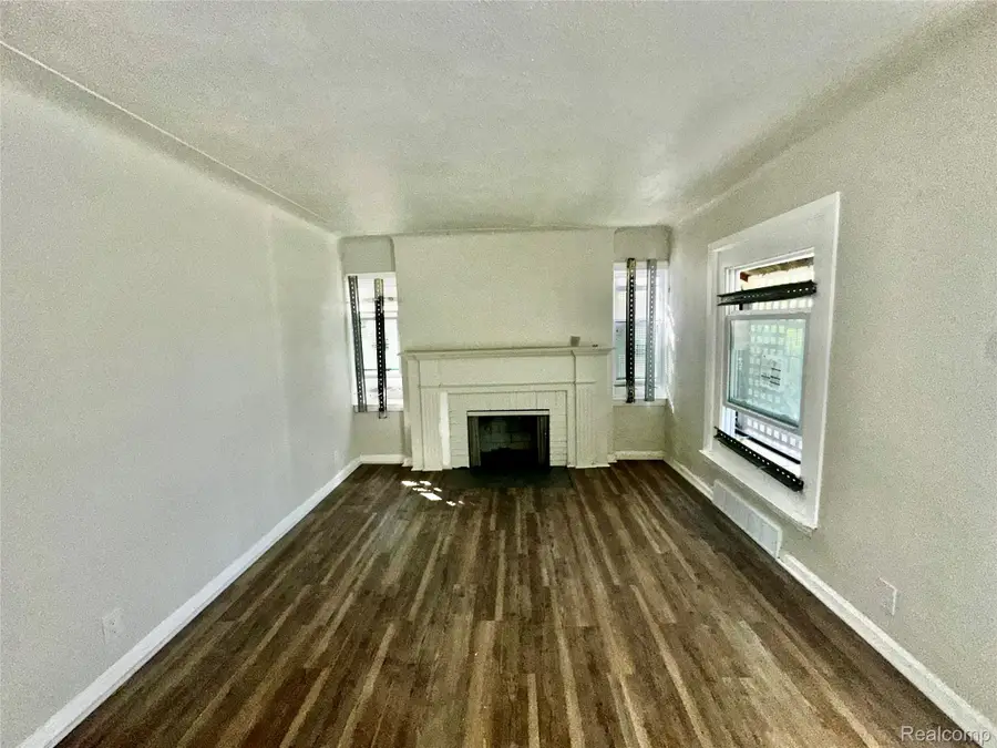 18900 Fairport Street, Detroit, MI 48205 - Image #2