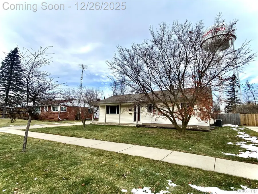 8474 Chesterfield Drive, Swartz Creek, MI 48473 - Image #2