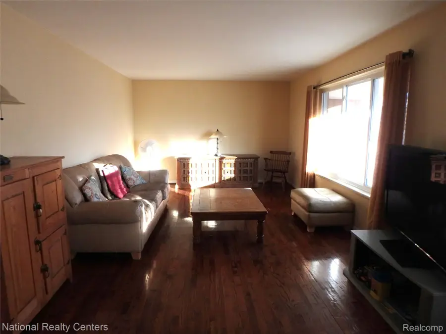 3522 Lorena Drive, Waterford, MI 48329 - #2