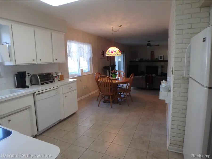 3522 Lorena Drive, Waterford, MI 48329 - #3