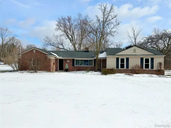 16042 Hummel Drive, BeverlyHills, MI 48025