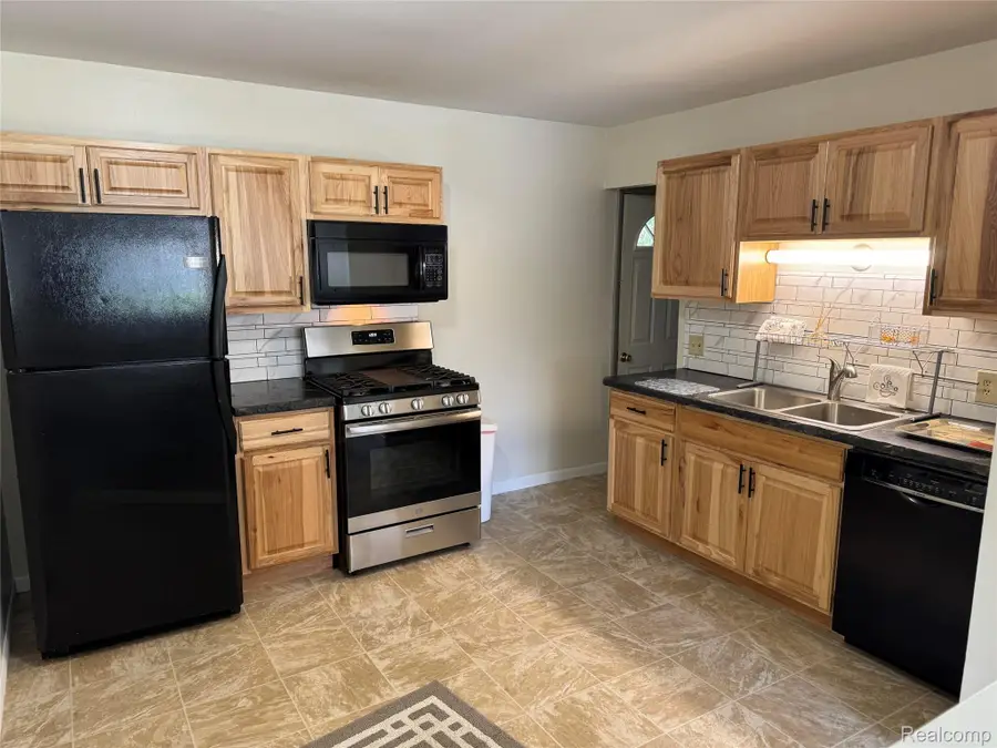 677 Amy Avenue, East Bay, MI 49686 - Image #2