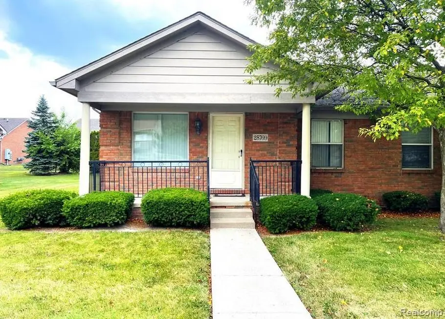 25769 Village Lane, Warren, MI 48089 - Image #1