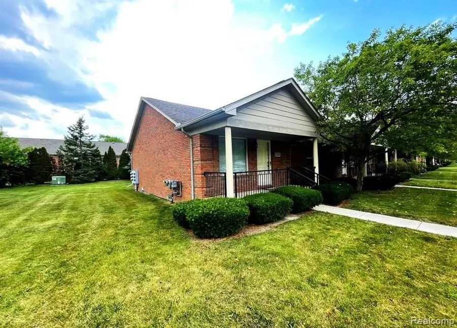 25769 Village Lane, Warren, MI 48089 - Image #2