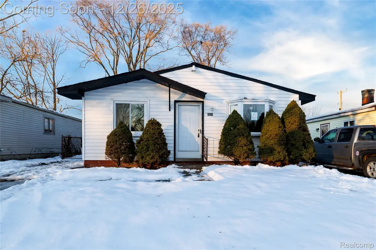 152 W Mansfield Avenue, Pontiac, MI 48340 - Image #1