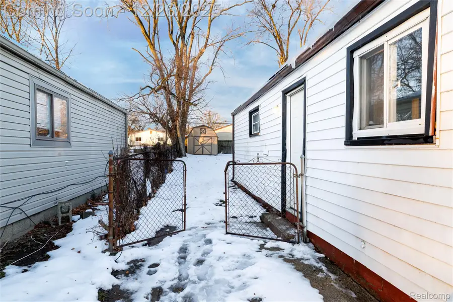 152 W Mansfield Avenue, Pontiac, MI 48340 - Image #3