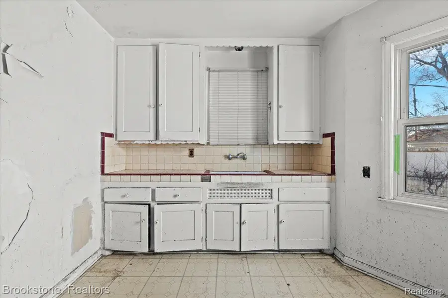 17561 Appoline Street, Detroit, MI 48235 - Image #2