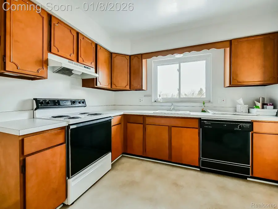 801 W Long Lake Road #4, Bloomfield, MI 48302 - Image #3