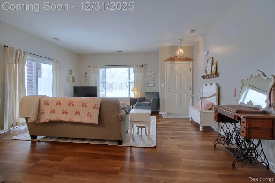 24031 Fairlane Boulevard, Trenton, MI 48183 - Image #3