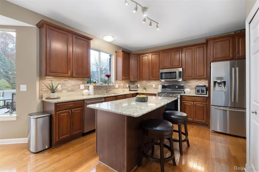 297 Gleneagles, Highland, MI 48357 - Image #3