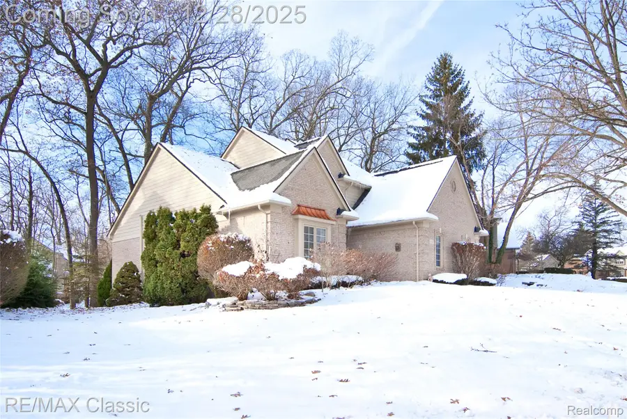 3628 Warwick Drive, Rochester Hills, MI 48309 - Image #2