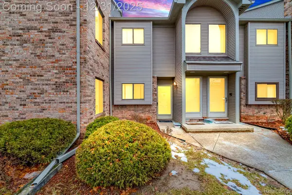 42764 Lilley Pointe Drive, Canton, MI 48187