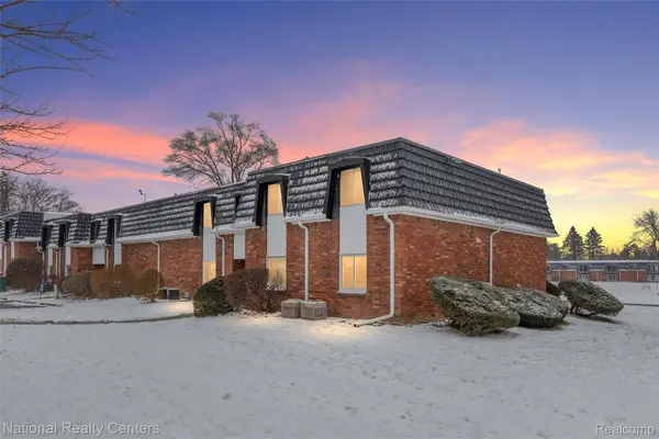 1872 Colonial Village Way #1, Waterford, MI 48328