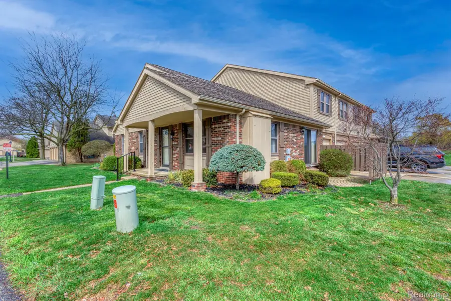 8707 Forest Court, Warren, MI 48093 - #2