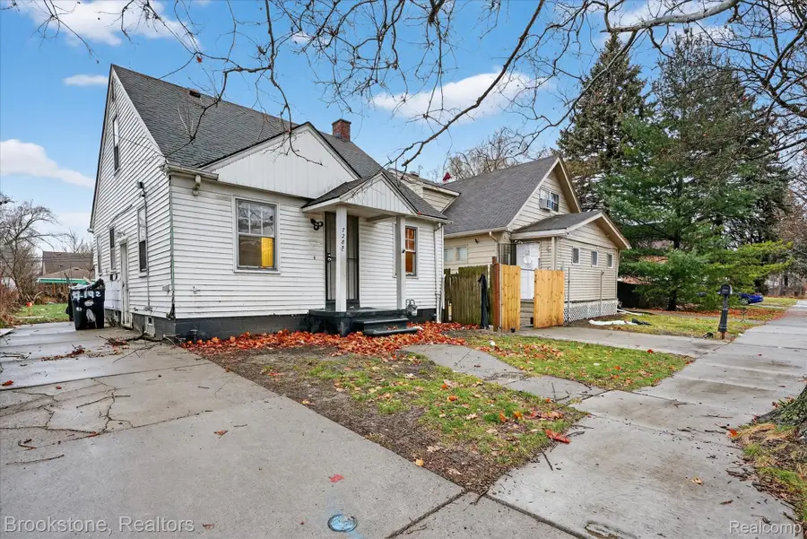 7285 Mansfield Street, Detroit, MI 48228 - Image #2