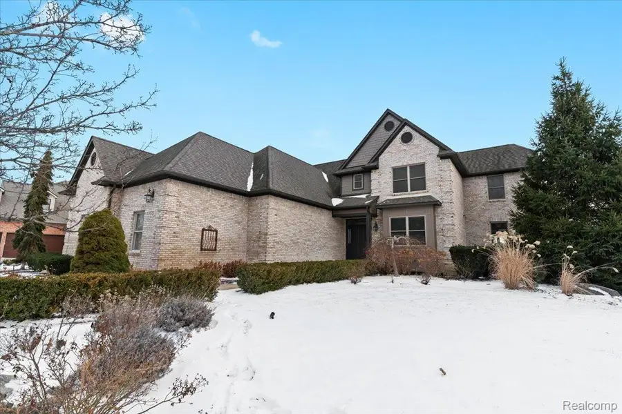 10511 Stoney Point Drive, Green Oak, MI 48178 - Image #2
