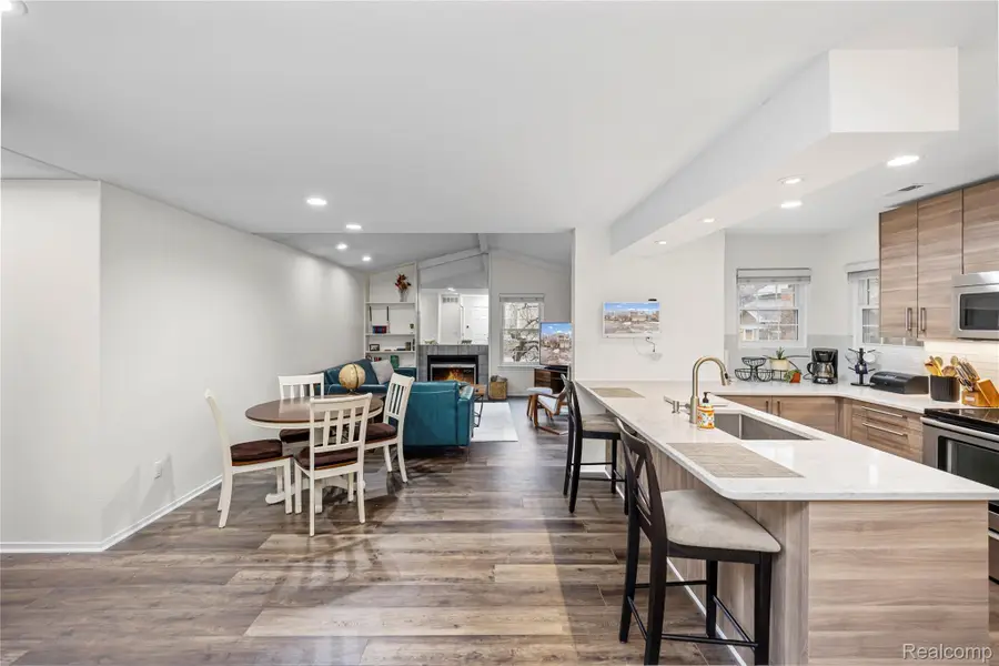 6610 Fieldstone Court, West Bloomfield, MI 48322 - Image #3