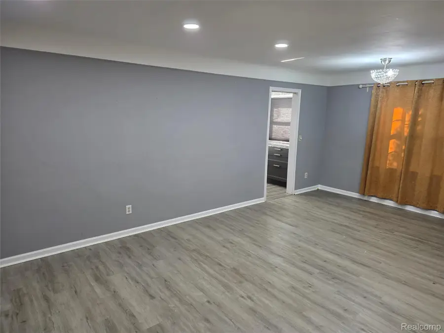 8960 Arnold Avenue, Redford, MI 48239 - Image #3