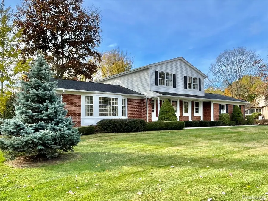 334 Beechview Drive S, Rochester, MI 48306 - #3