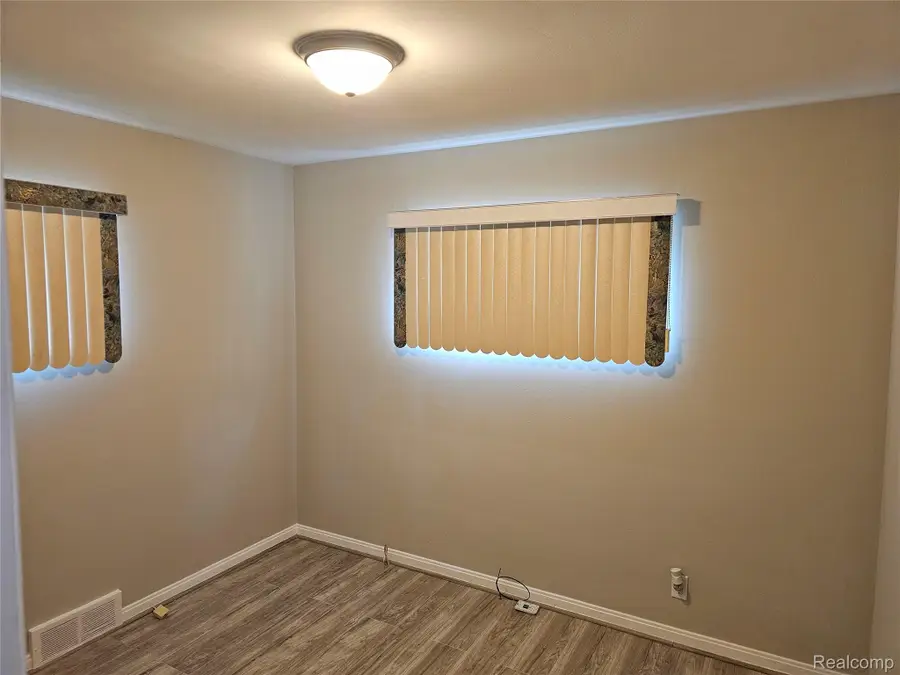 23091 Sussex Street, Oak Park, MI 48237 - #3