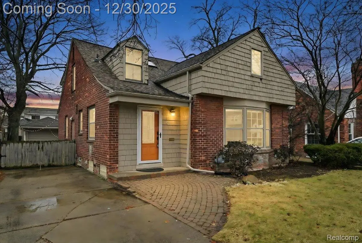 431 Colonial Court, Grosse Pointe Farms, MI 48236 - Image #1