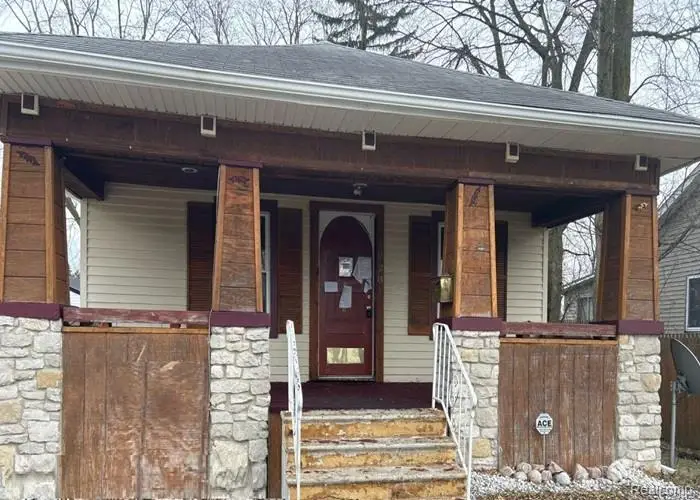 1928 Parkwood Avenue, Saginaw, MI 48601 - Image #1