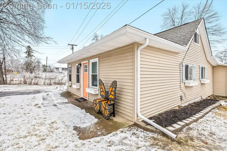 9115 Gale Road, White Lake, MI 48386 - Image #2