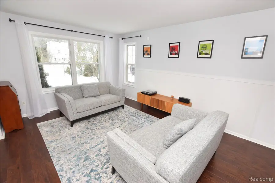 910 3rd Street, Fenton, MI 48430 - Image #2