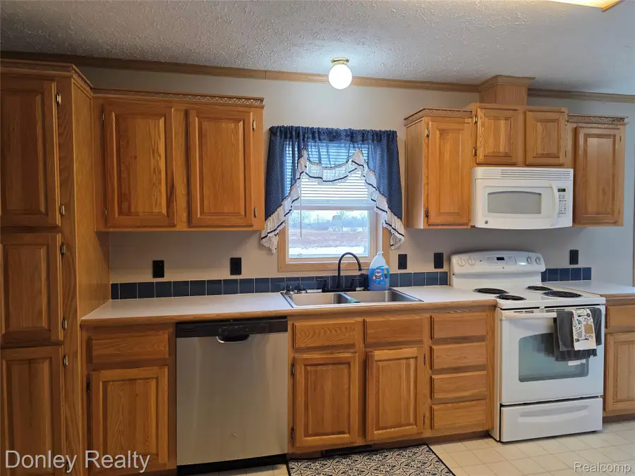 3270 Galbraith Line Road, Maple Valley, MI 48416 - Image #2