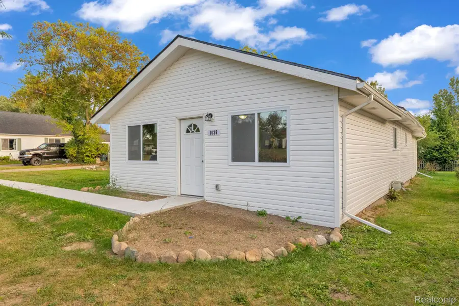 1038 Vinewood Street, Auburn Hills, MI 48326 - Image #2