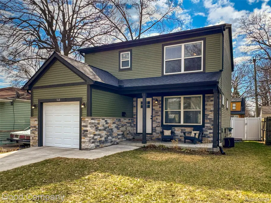 568 E Coy Avenue, Hazel Park, MI 48030 - #2