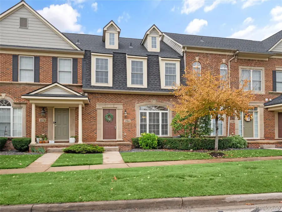 1584 Commodore Circle #33, Canton, MI 48187 - Image #2