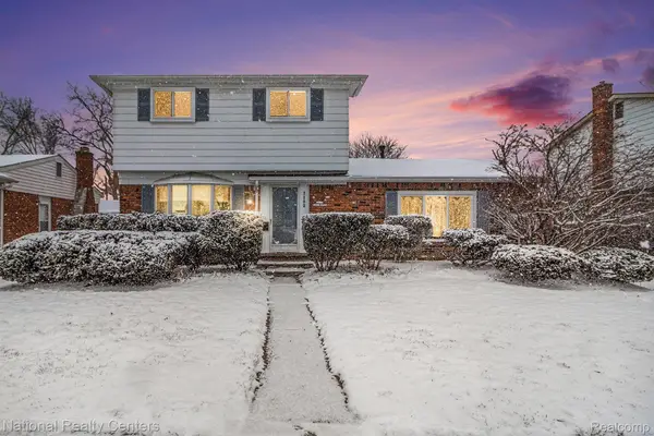 1152 S Dowling Street, Westland, MI 48186