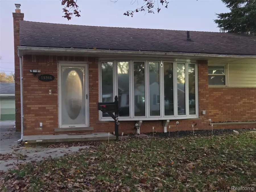 19366 Woodworth, Redford, MI 48240 - Image #2