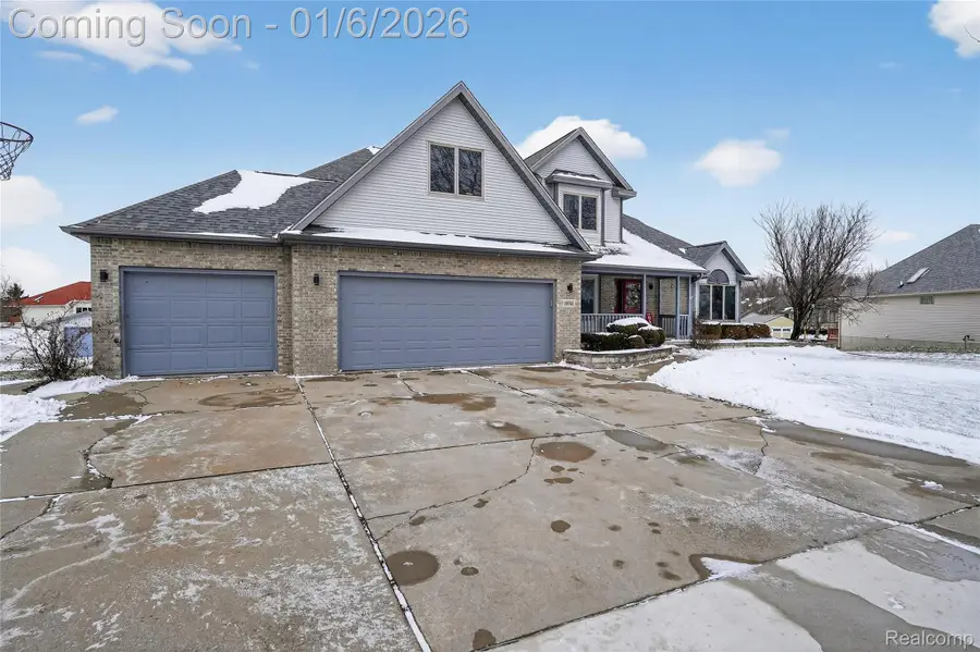 2361 Stonebrook Court, Flushing, MI 48433 - Image #2