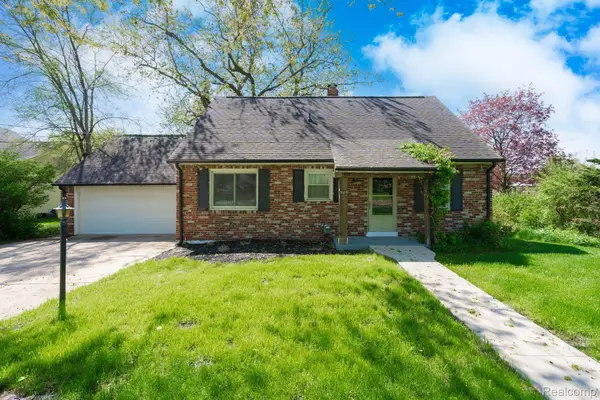 5721 Corunna Avenue, Clarkston, MI 48346